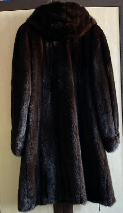 Чёрная шуба норка