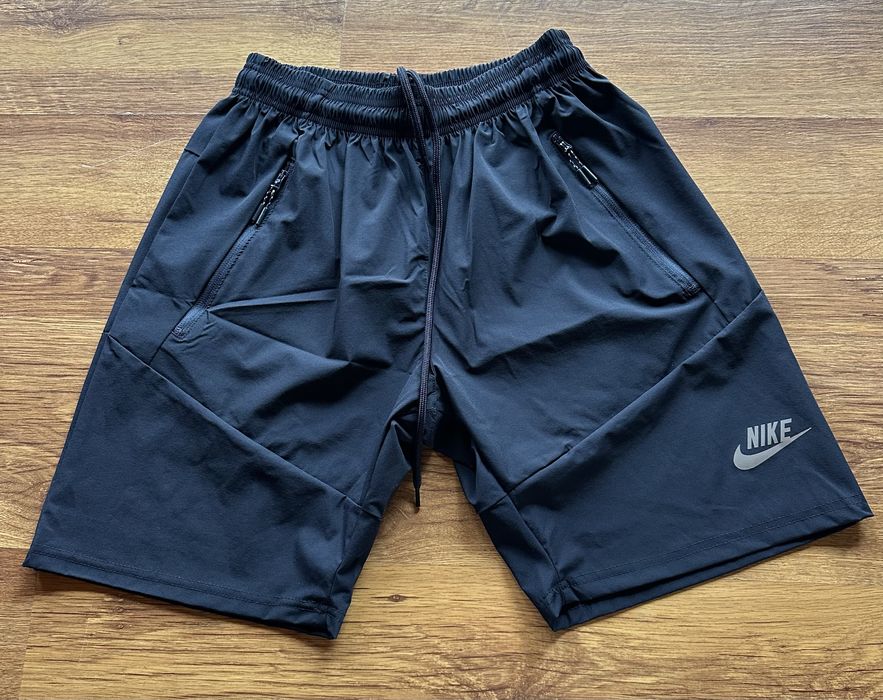 Мъжки,шушлекови,тъмно сини къси панталонки Nike с ципове на джобовете