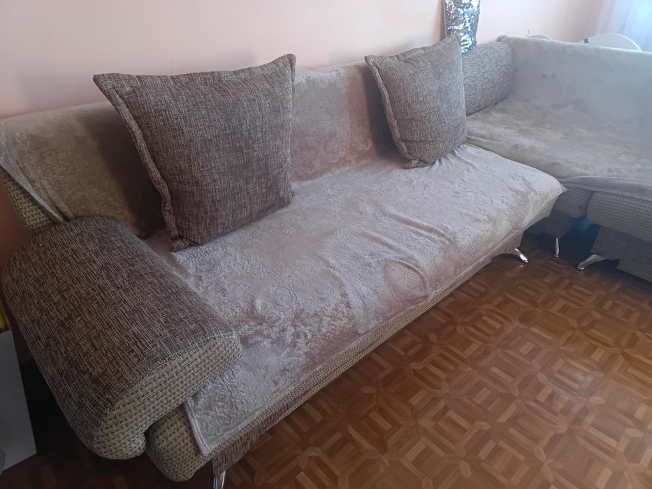 Продам диван два кресла