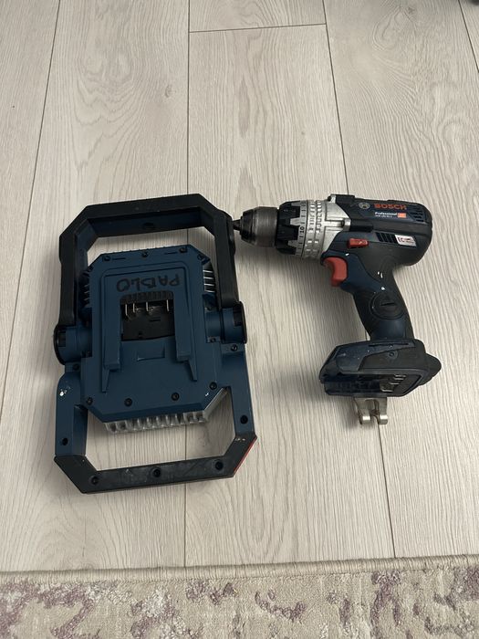 Set profesional Bosch - bormasina plus Lampa