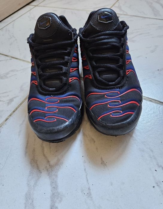 Nike Air Max Plus, известни с разцветката "Spider-Man", която се отличава с черно, синьо и червено. No 35.5.Носени един сезон. Без забележки!