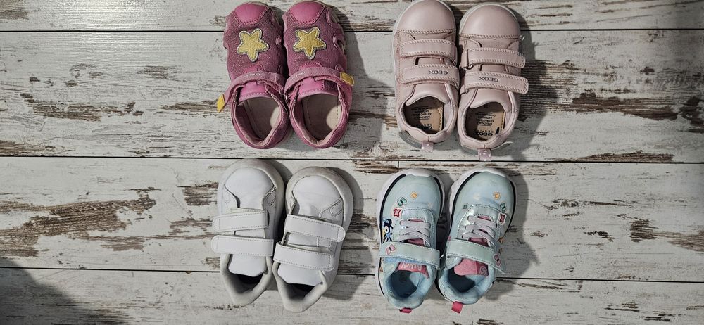 Обувки и сандали за момиче 25 номер