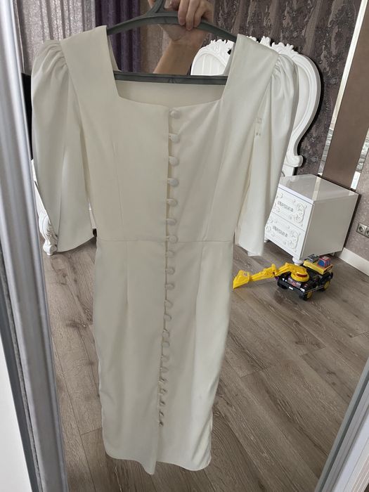 Платье белое