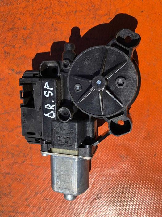 Motoras macara dreapta spate VW Polo 6R 2011 6R0959812G