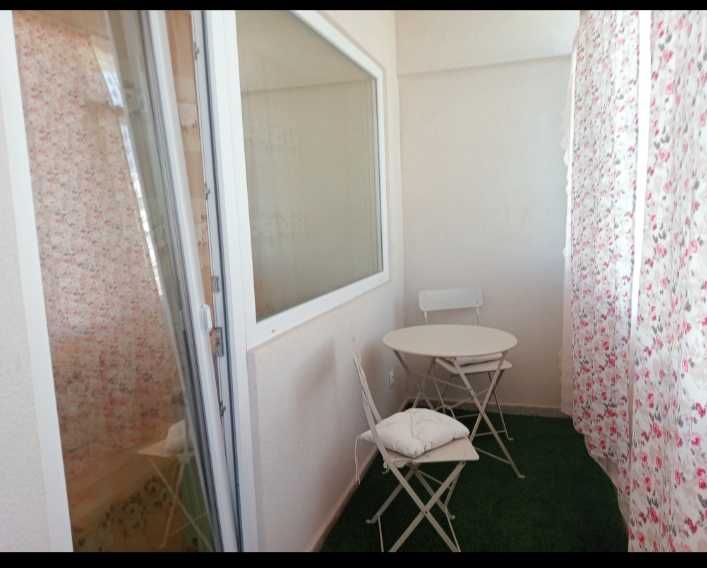 Închiriez apartament Fiald