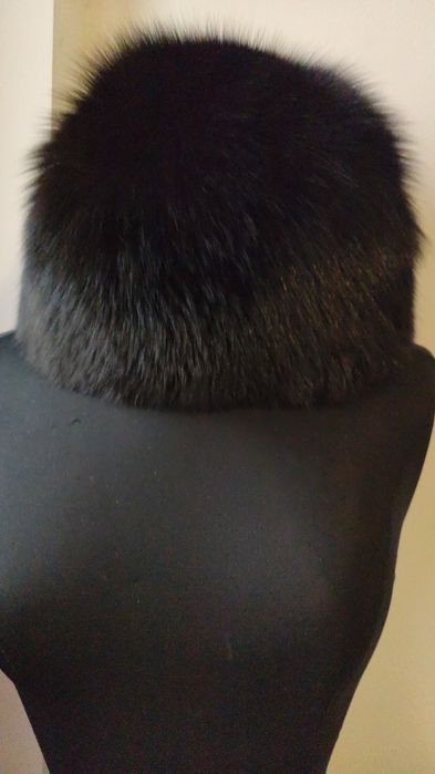 Căciula vulpe polară neagră