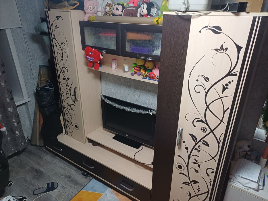 Продам стенку в хорошем состоянии