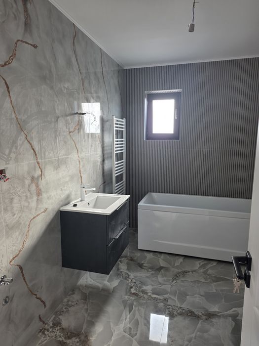 Vand casa in Valu lui Traian pe partea dreapta