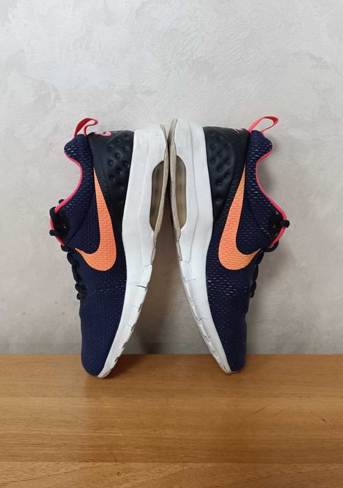 Nike Air Max Motion-В Добро Състояние