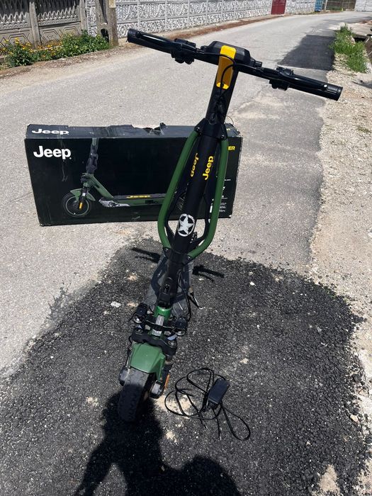 Trotineta jeep 2XE