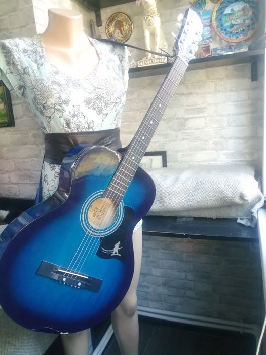 Гитара синяя 10 тыс