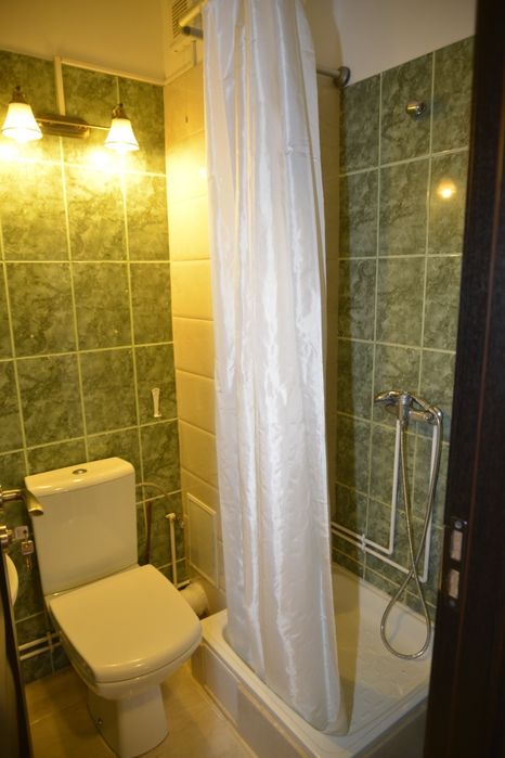 Calea 13 Septembrie, stradal, Apartament 3 camere, decomandat, 2 bai ...