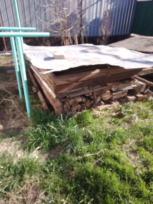 Продам дрова примерно один Газель сухие