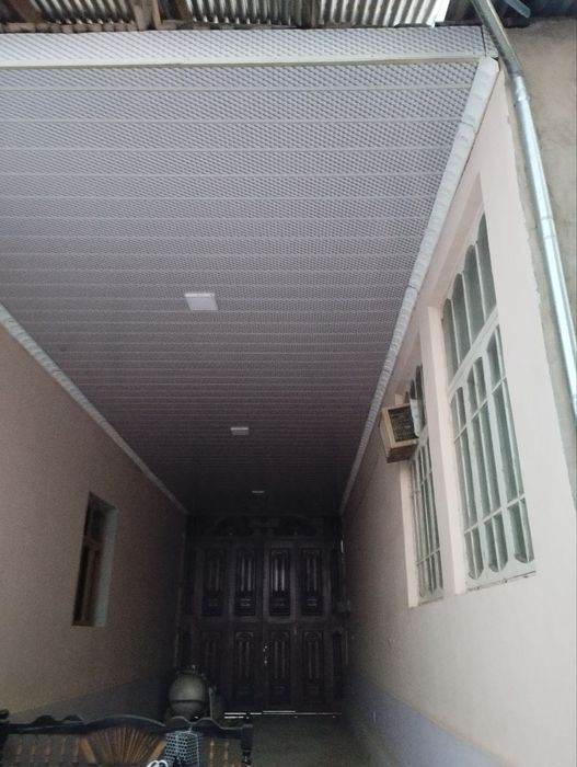 Sherobod shaxrida park yonida  9 sotx uy sotiladi