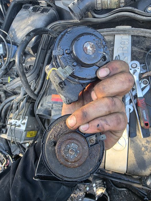 Тромб клаксови сирени за Mercedes W211