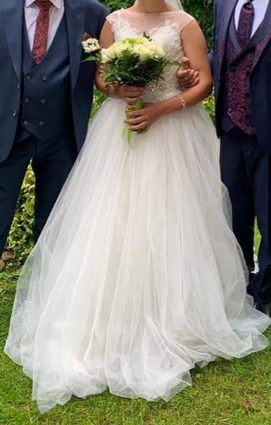 Vând rochie de mireasă