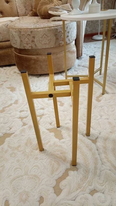 Подставка для цветов, металл