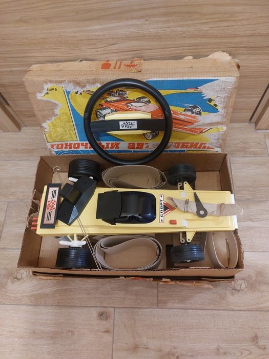 Стара радиоуправляема количка СССР, 1990 / Гоночный автомобиль "Спорт"