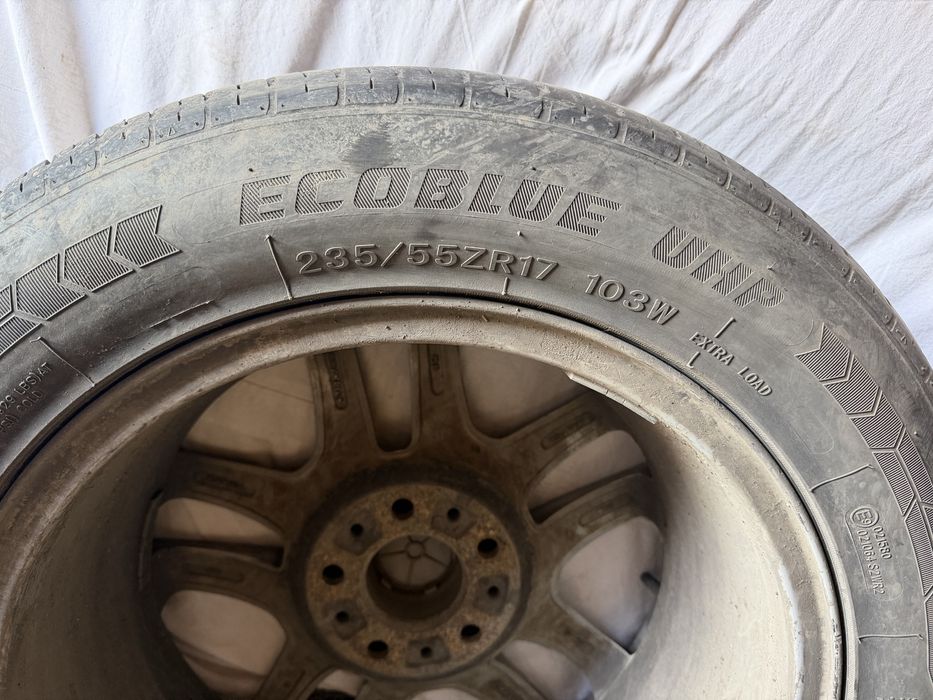 Продам б/у резину