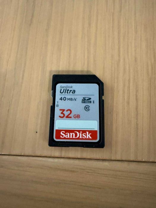 Продам  Nikon D5300 Kit 18-140 VR