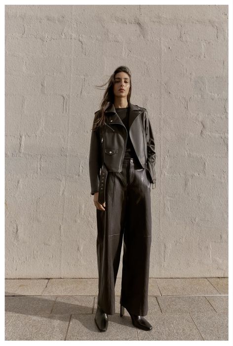 Кожено яке Zara.