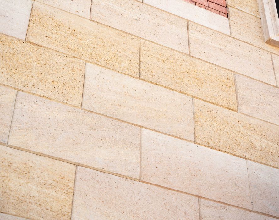 Камень травертин — фасады, цоколь, декор
