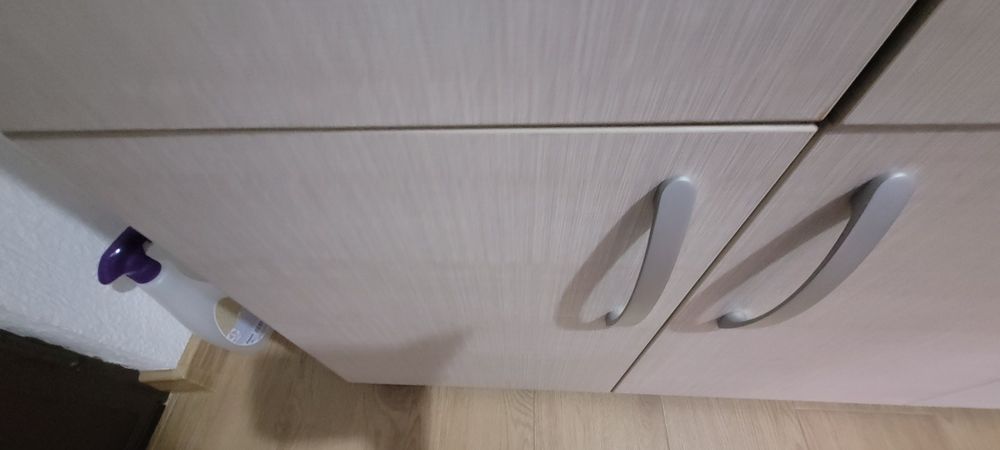 Cuier spatios cu spatiu de depozitare pantofi