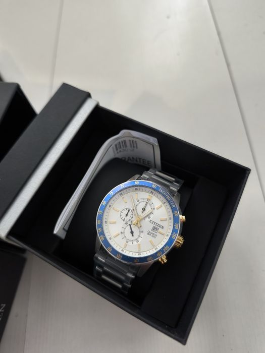 Часовник Citizen чисто нов с гаранция