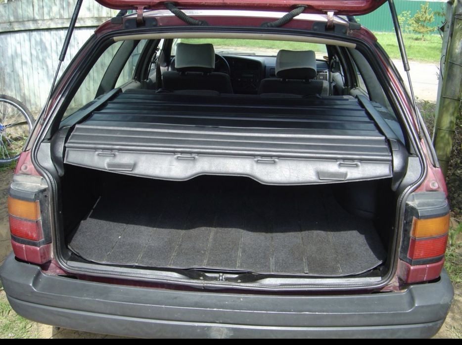 шторка багажника Passat B3