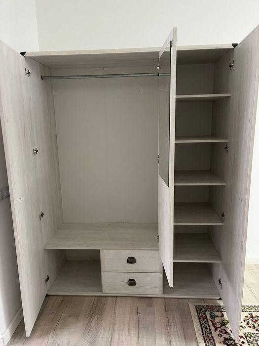 Продам шкаф в отличном состояний