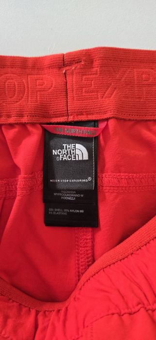 Дамски оригинални къси панталонки.  Като нови.   THE NORTH FACE