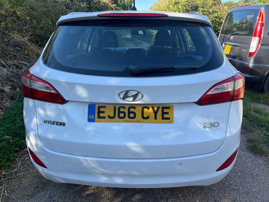 На части Hyundai I30 1.6 CRDi 2016