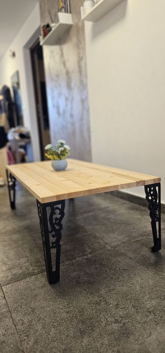 Măsuță cafea molid , confecționată manual