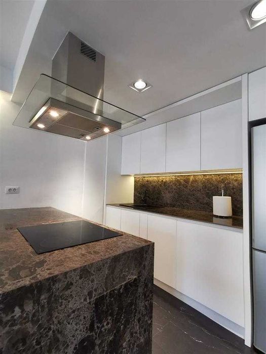 Дава се под наем Двустаен апартамент в Бургас, Лазур - 57 кв.м за 204 € - Снимка #2