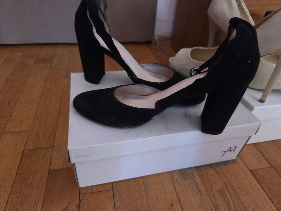 Елегантни обувки guess