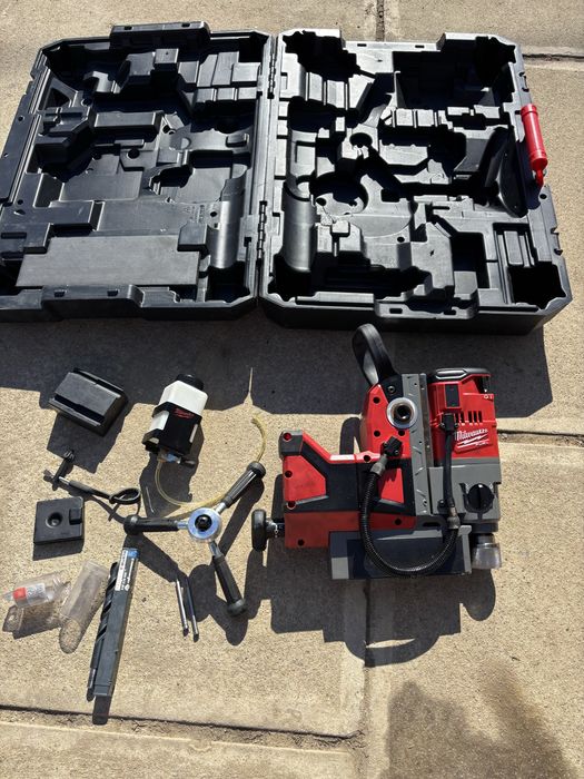 Masina de gaurit cu talpa magnetica Milwaukee M18 FMDP - NOUA