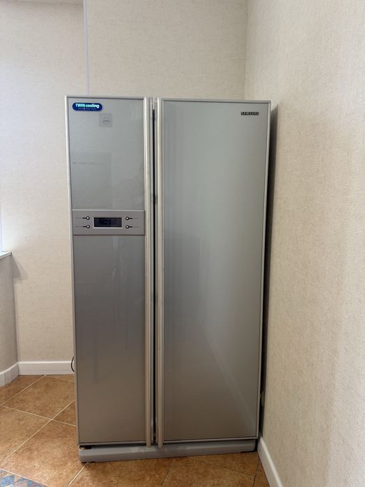 Холодильник б/у модель не знаю