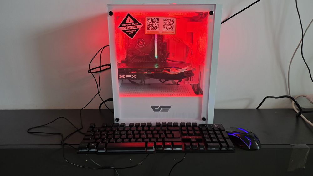 PC Gaming complet Alb RGB - i3 9100F, RX 580 8GB, 16GB RAM + Cadou Tastatură și Mouse