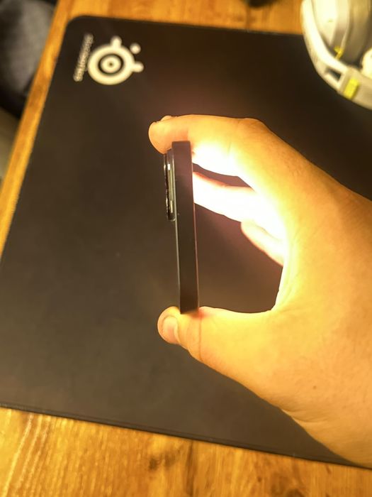 Продам Iphone 14