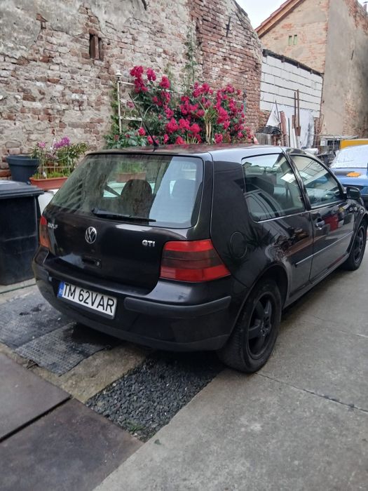 Vând Golf 4 benzină 1.4/16  valve