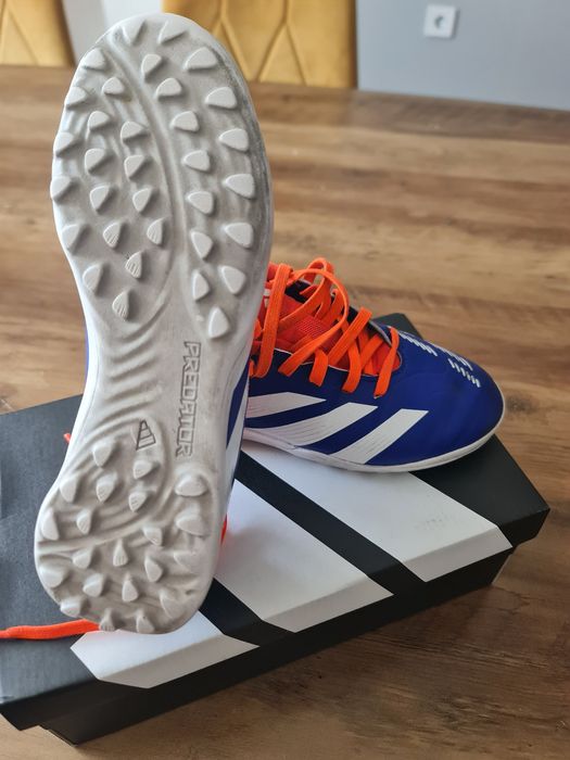 Детски футболни обувки ( стоножки )