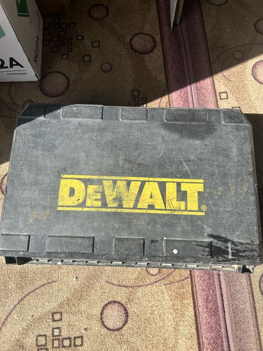 Перфоратор  Dewalt продам