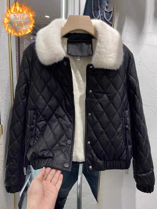 Куртка очень стильная