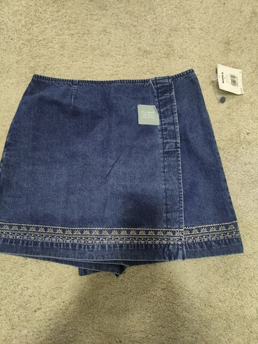 К а п р и      Lee