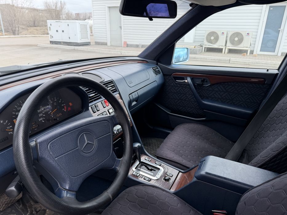 Продам мерседес С 220