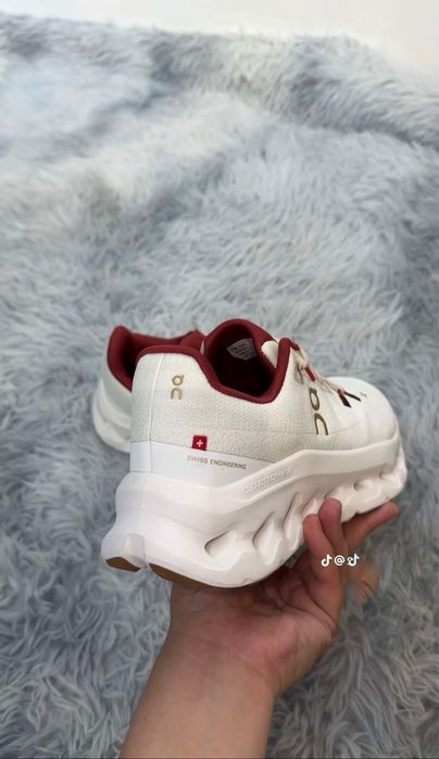 Кроссовка on cloud