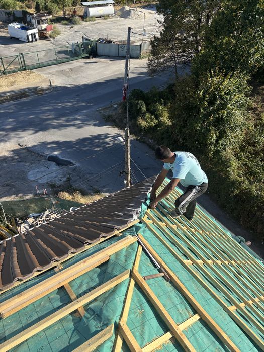 Ремонт на покриви Хидроизолация Изграждане на навеси Тенекеджийски усл