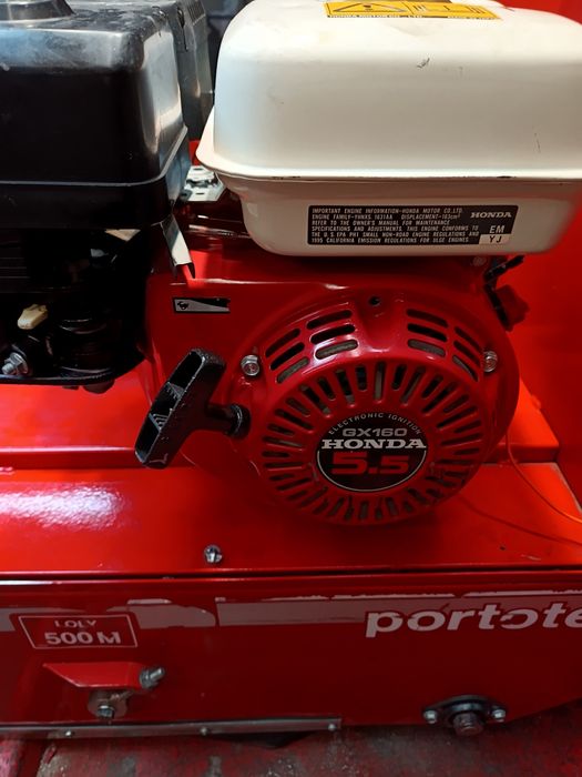 Бензинова метачна машина