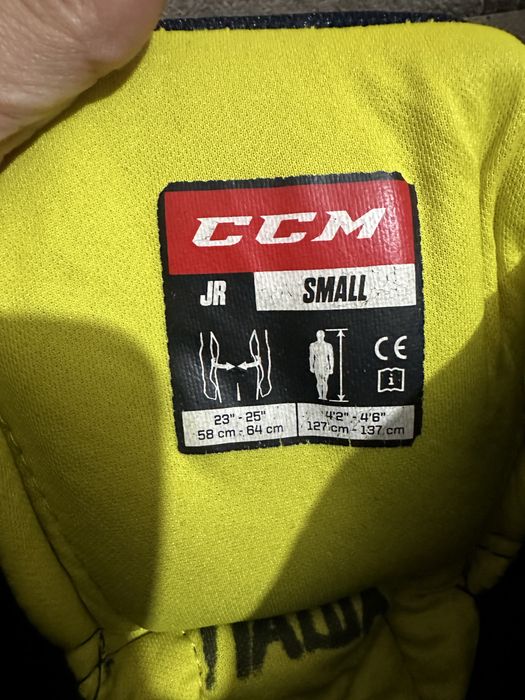 Шорты хоккейные 20000тг. Защита груди 30000тг