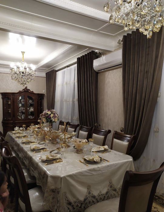 Mehmonxona uchun, 12 kishilik Stol-stul KOMPLEKT sotiladi.